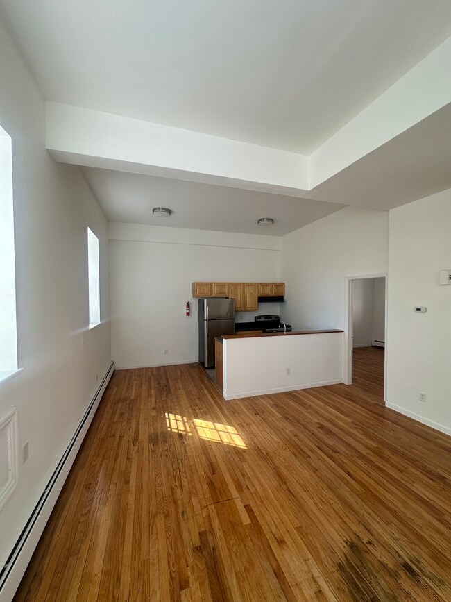 Photo - 8 N Clover St Unit 1