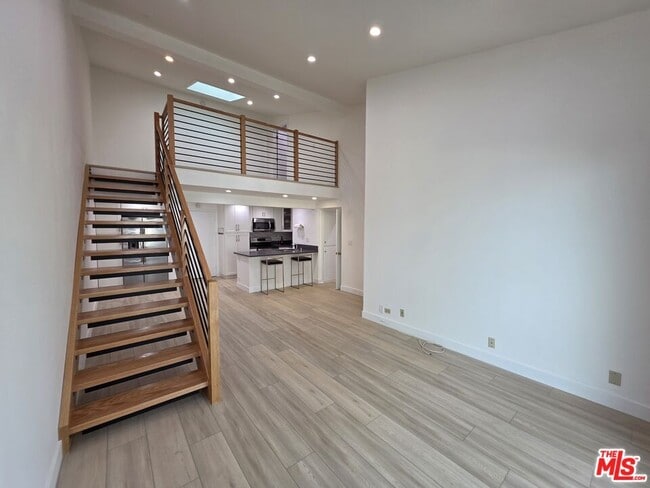 Building Photo - 1440 Veteran Ave Unit 539