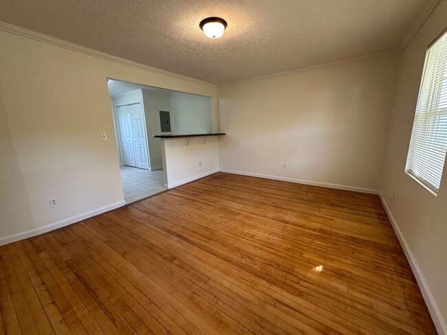 Photo - 379 Robertsville Rd