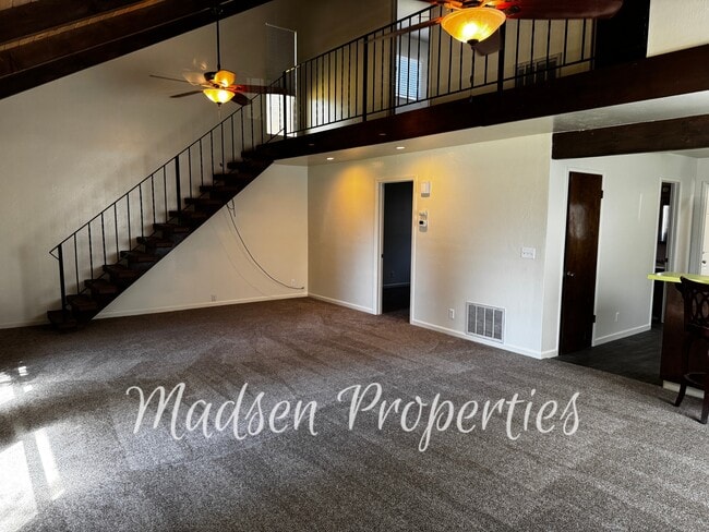 Photo - 2394 Campbell St
