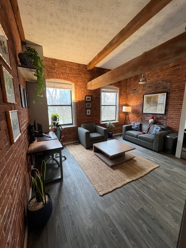 Photo - 222 Williams St E Unit 427
