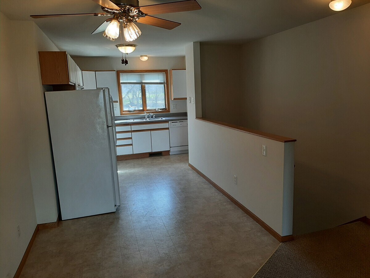 Photo - 110 Maple Ct