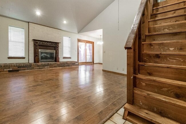 Photo - 1251 Kingston Rd