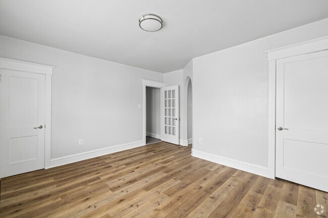 1BR, 1BA - 589SF - Living Room