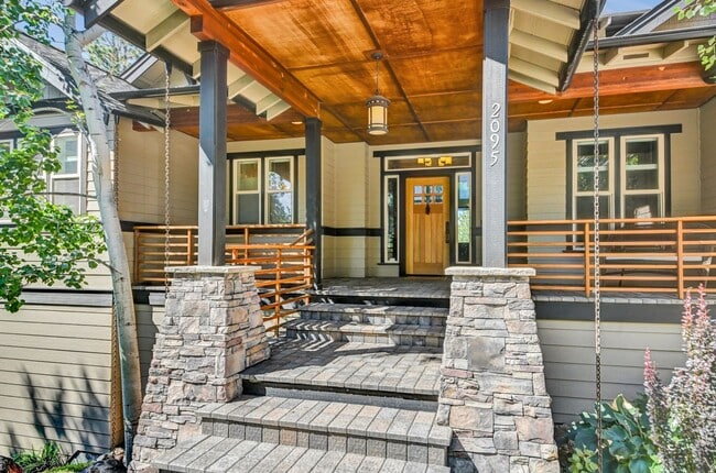 Photo - Executive Rental Fully Furnished 3 bedroom...