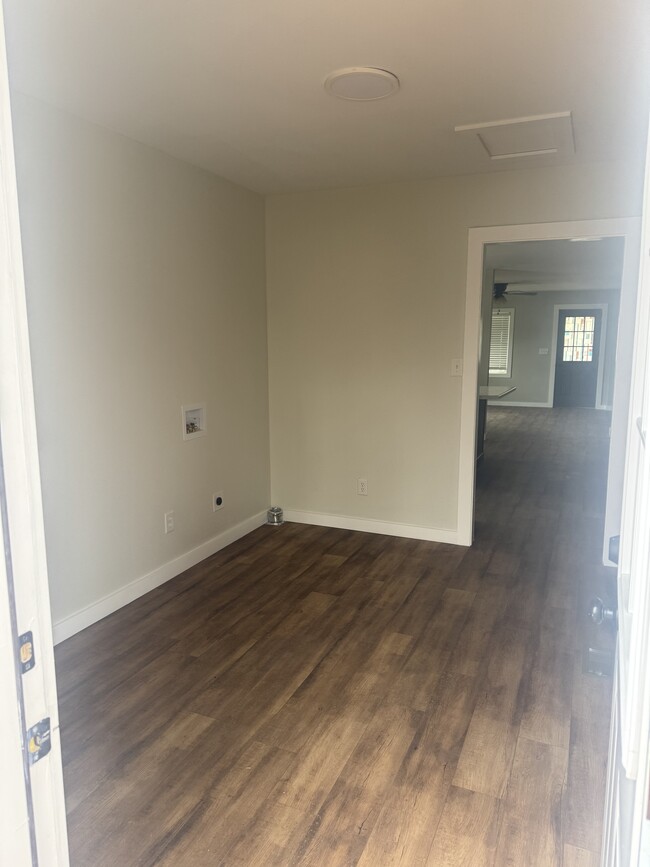 Photo - 114 S Elm St