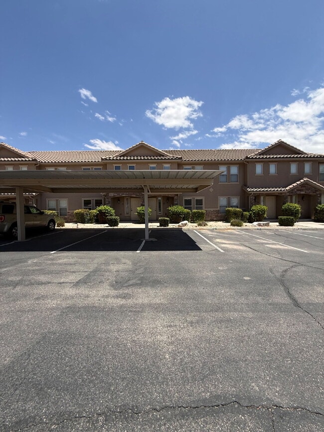 Photo - Fossil Hills Townhomes 3 Bed 2.5 Bath Unit 53