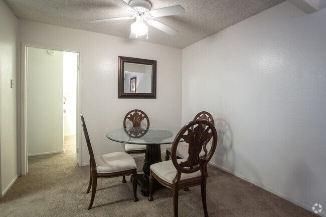 1BR, 1BA-725 SF