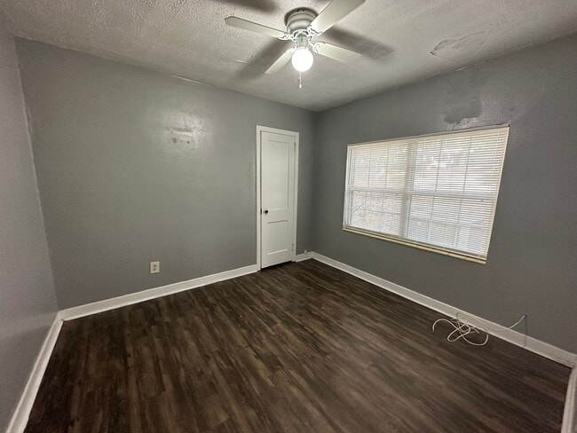 Photo - Old Town duplex right by Leon High!!! Unit 434
