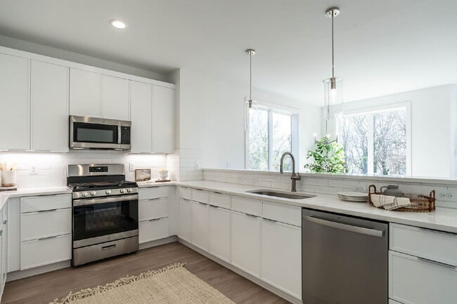 Building Photo - 620 Walnut Hts Dr Unit 102