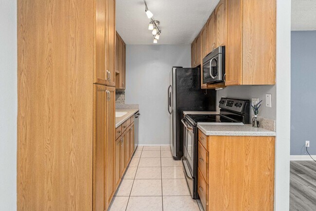 Photo - 8022 Linda Vista Rd Unit 2L