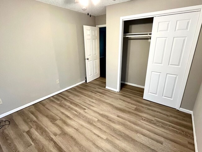 Photo - 1467 Valley View Dr Unidad B