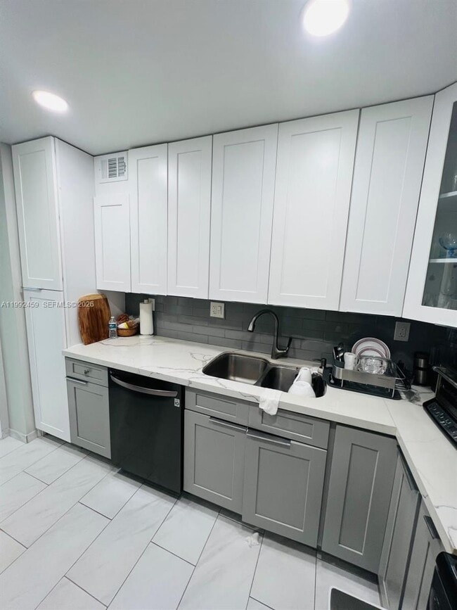 Photo - 400 Kings Point Dr Unidad 1504