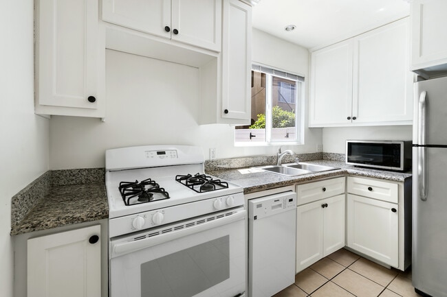 Photo - 1465 S Wooster St Unit 4