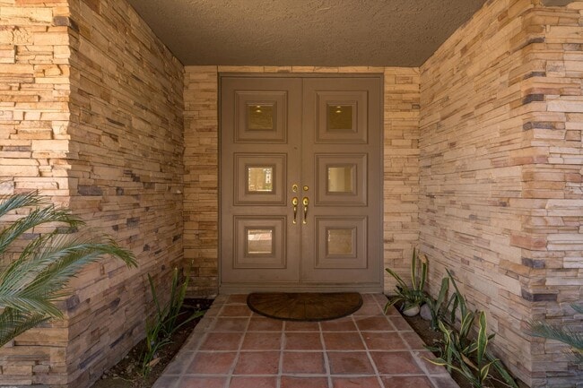 Photo - 75 Colgate Dr