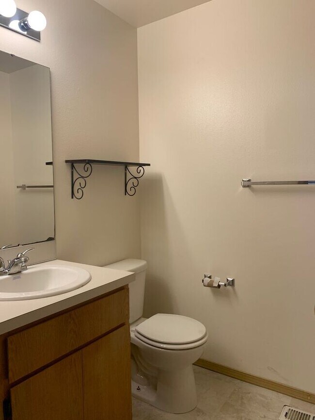 Photo - 3 Bedroom 2 Bath Duplex For Rent!!!