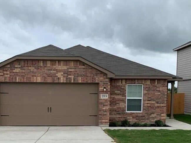 Building Photo - 213 Cres Park Dr