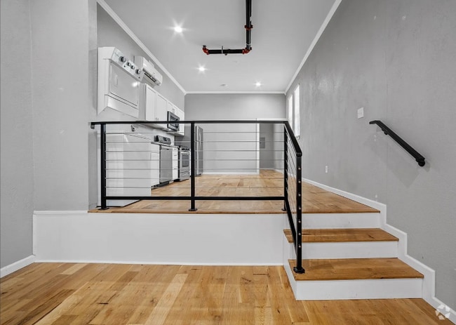 Building Photo - 2714 E 15th St Unit 4 Rental