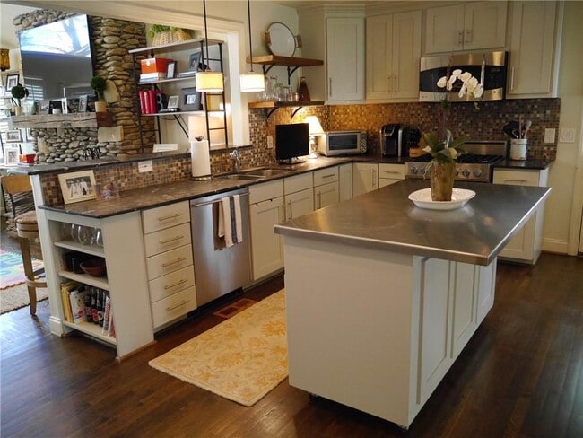 Photo - 746 Frst Trl NW
