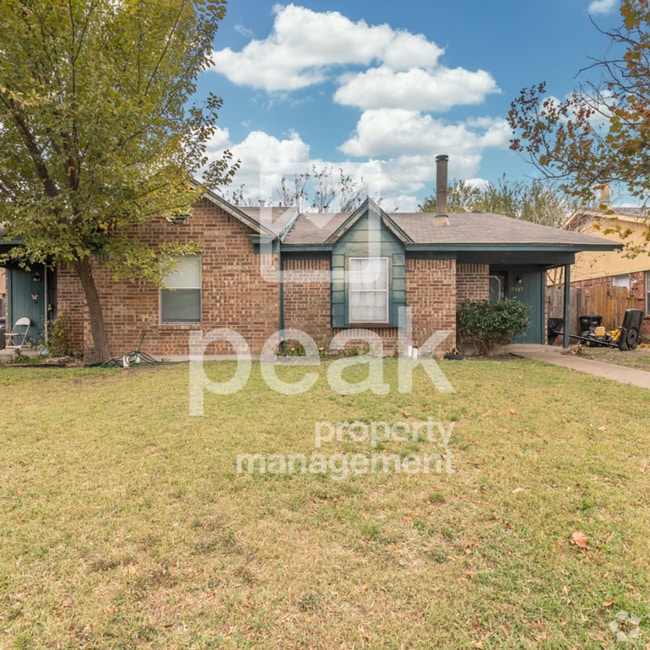 Building Photo - $1350! 2Bed/2Bath Updated Home!