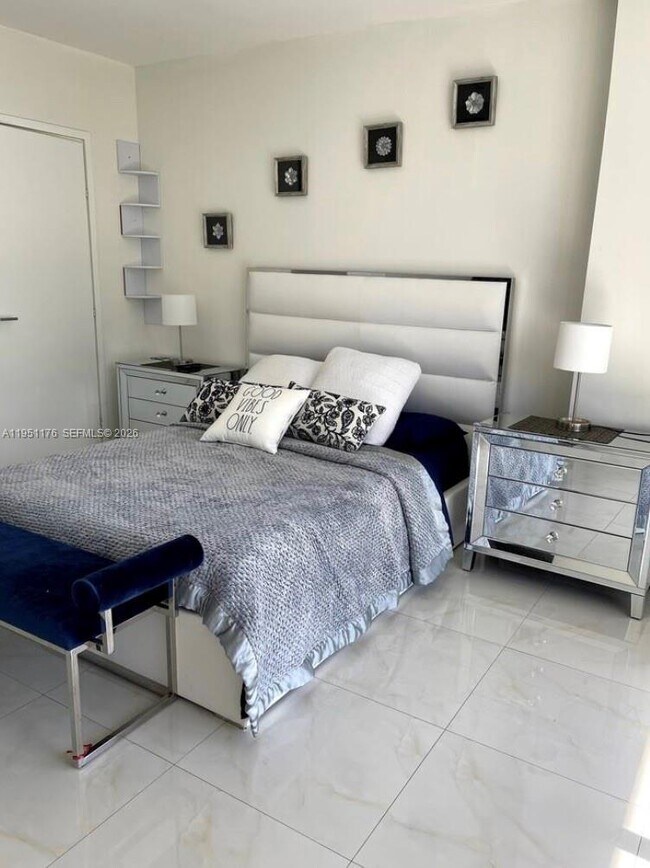 Photo - 1300 Brickell Bay Dr Unit 2405