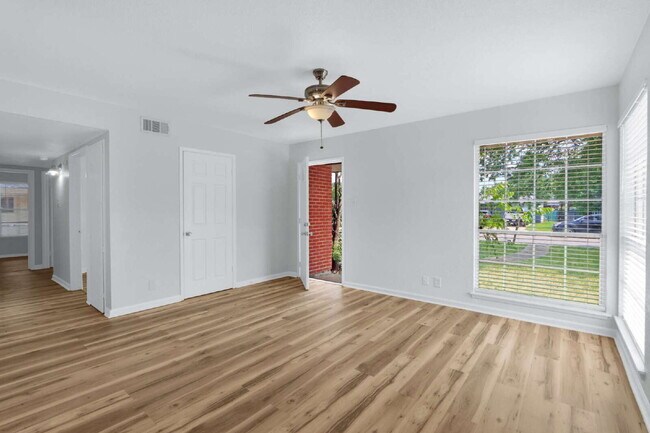 Photo - 343 Blaze Ave Apartamento