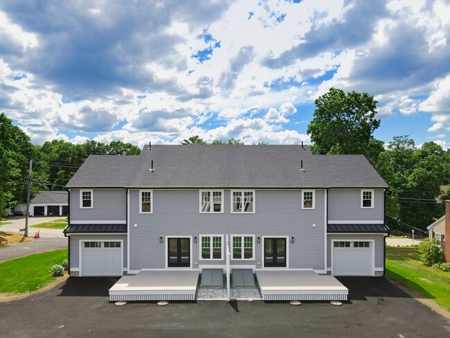 35-37 Poquanticut Ave