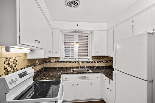 Photo - 2230 Central St Unidad G