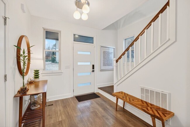 Photo - 927 Ramseur St