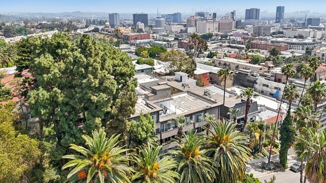 Photo - 1944 Whitley Ave.