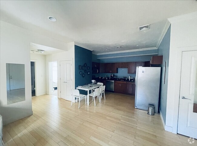Building Photo - 9 Gardner St Unit 5 Rental