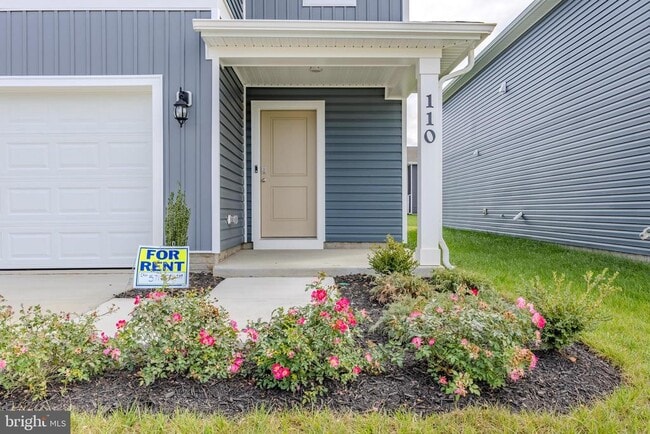 Photo - 110 Charing Cross Dr