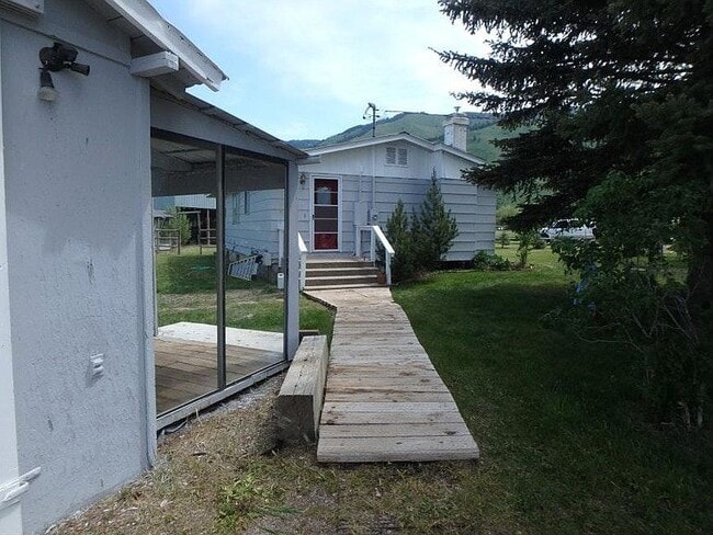 Photo - 115 Burton Ln