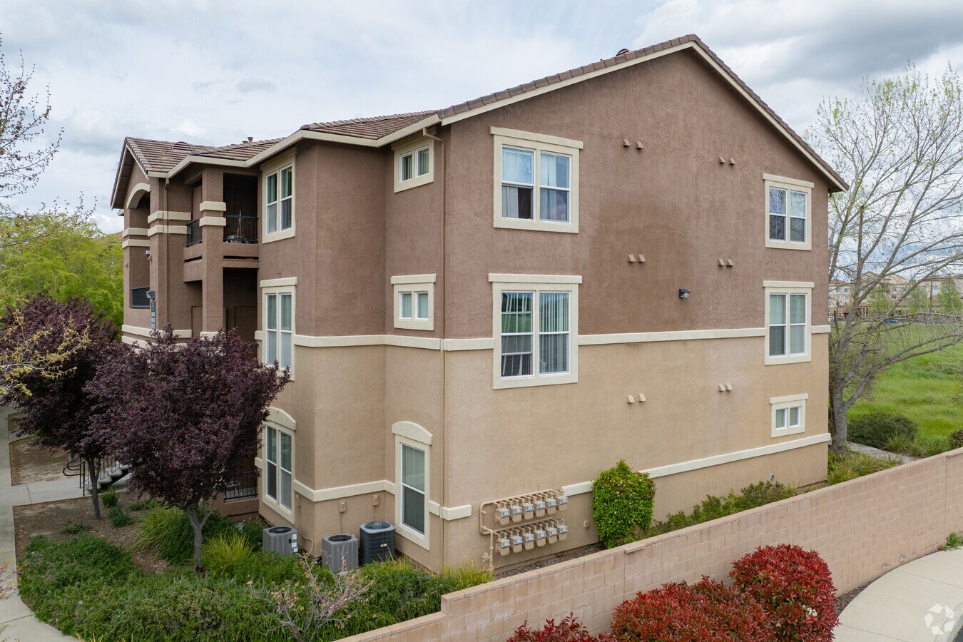 Alternate Building Photo - Valencia Point