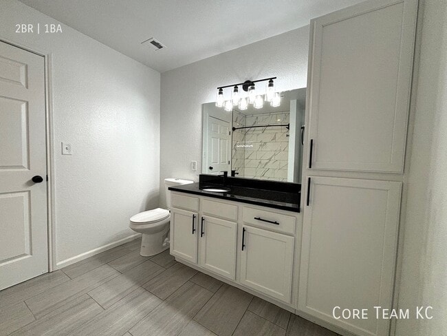 Photo - 202 W 5th St Unidad 414