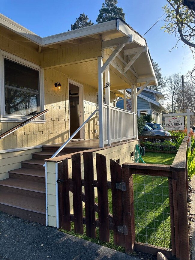 Photo - Charming 2 bedroom 1 bath house in McDonald area w/ ALL utilities included!!