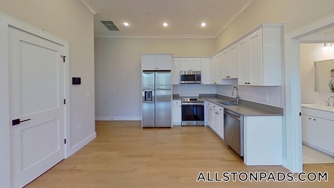 Photo - 16-18 Highgate St. Unit 303