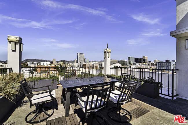 Photo - 845 S St Andrews Pl Unit 204