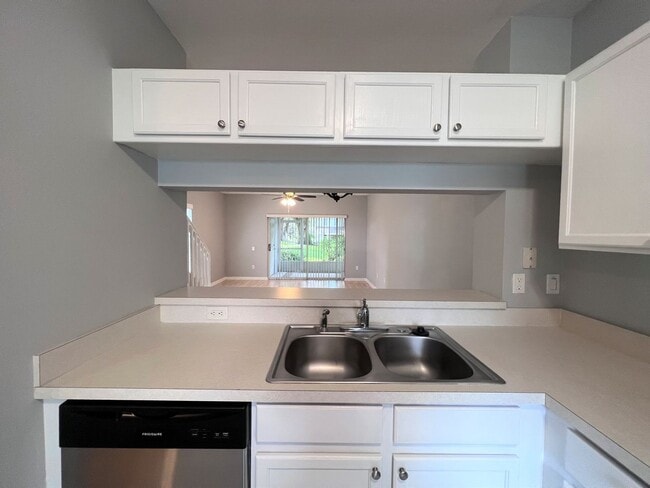 Photo - 2/2.5 in Chase Townhomes