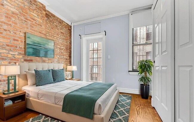 Photo - 248 Mott St Unidad 5-6