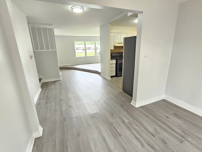 Photo - 18570 Pamela Pl