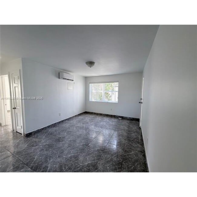 Photo - 11 Sidonia Ave