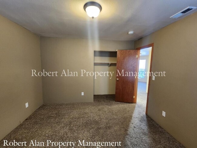 Photo - 114 SE 9th Dr