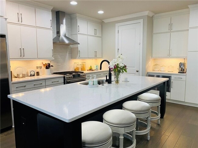 Photo - 403 Johnson Ct