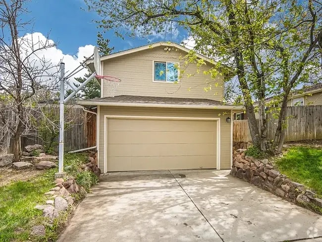 Building Photo - 1110 Fairfield Dr Rental