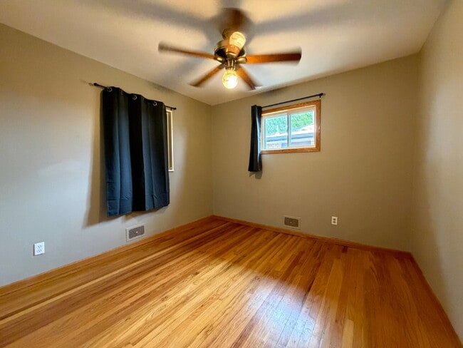 Photo - ~Availalbe Now~ Beautiful Four Bedroom House in Denver!