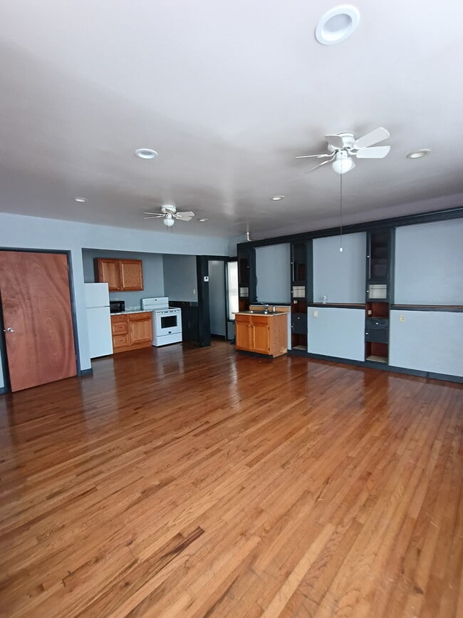 Photo - 1048 Villa St