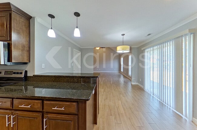 Photo - 706 Hickory Ave