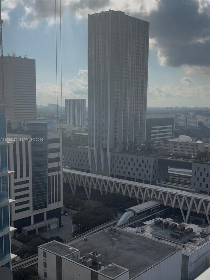 Photo - 11 NE 6th St Unidad 2704