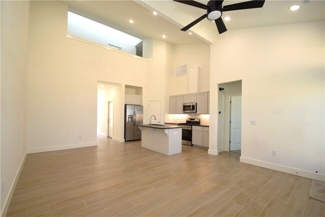 Photo - 401 Azurite Rd